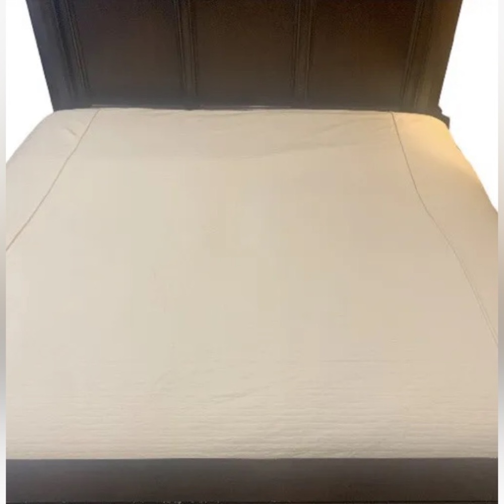 Hotel Collection King Size Cream waffled Duvet Cover Button closure